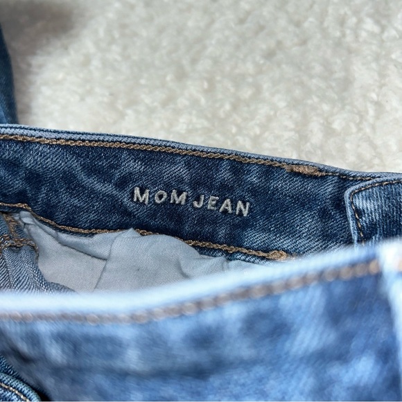 American Eagle Mom Jeans Size 4 - Picture 4 of 5